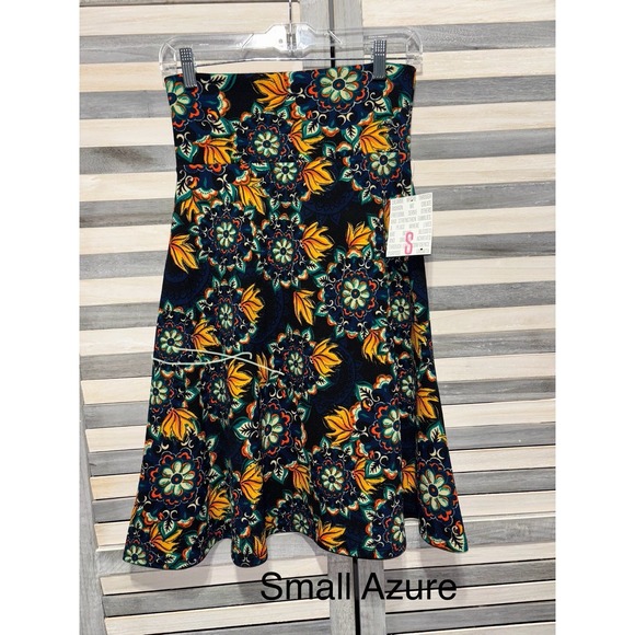LuLaRoe Dresses & Skirts - NWT - LulaRoe Azure Style Skirt - Small - Beautiful Floral Pattern